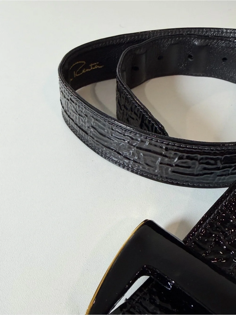 Oscar de la Renta USA Small Genuine Leather Black Bow Tie Gold Tone Belt Cute